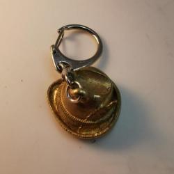 Porte clé chapeau de chasse en bronze