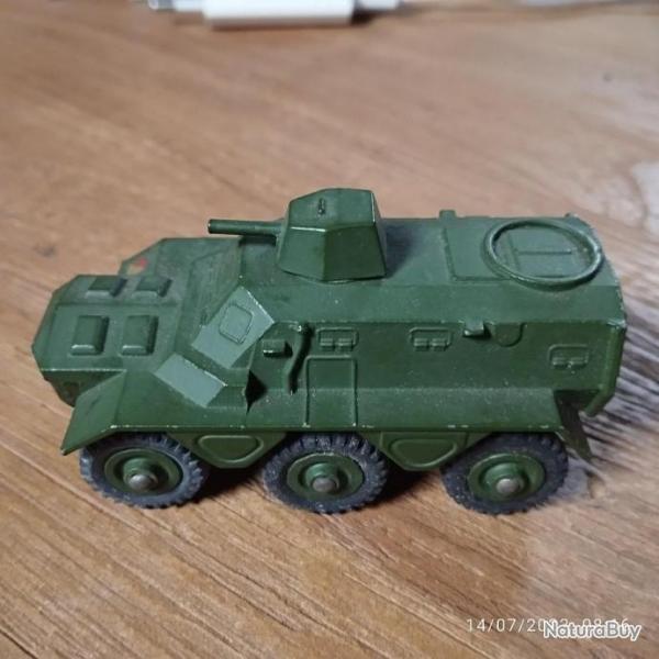 Dinky toys militaire. Armoured personnel car.