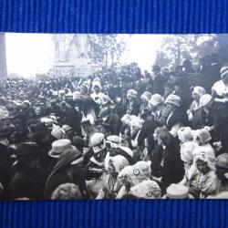 Carte postale - Les fêtes de la victoire - 14 juillet 1919 - Groupe de Lorraines assistant au Défilé