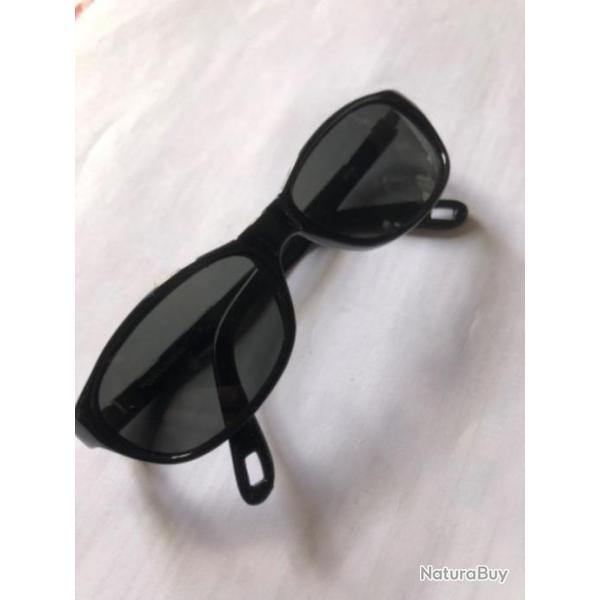 1 paire de lunettes solaire enfant vuarnet kids noir occasion  peche mer