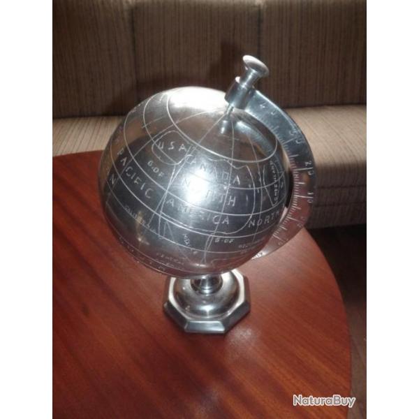 globe terrestre argent en mtal grav
