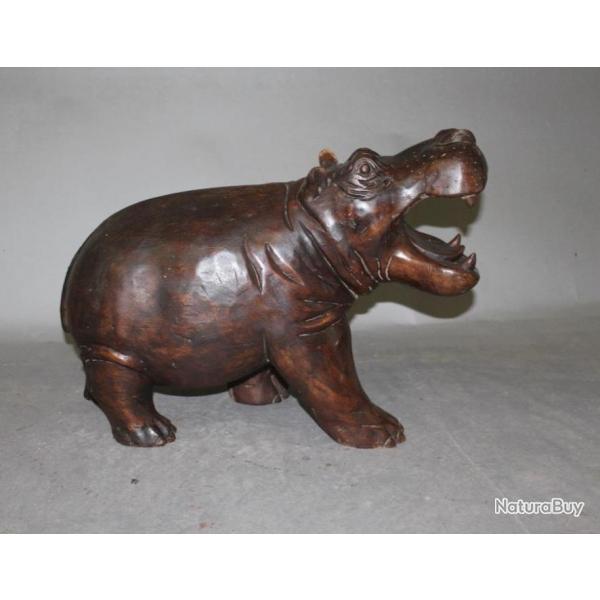 Hippopotame en bois fait main