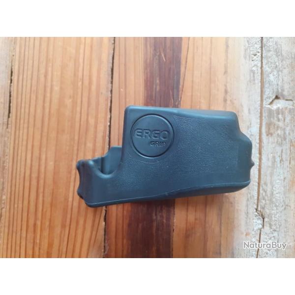 GRIP ERGO MAGWELL AR15/M4