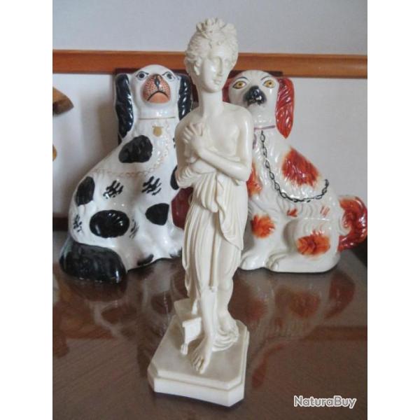 VINTAGE - Statue dans le gout de l'antique desse grecque- Made in Italy (Vers 1970)