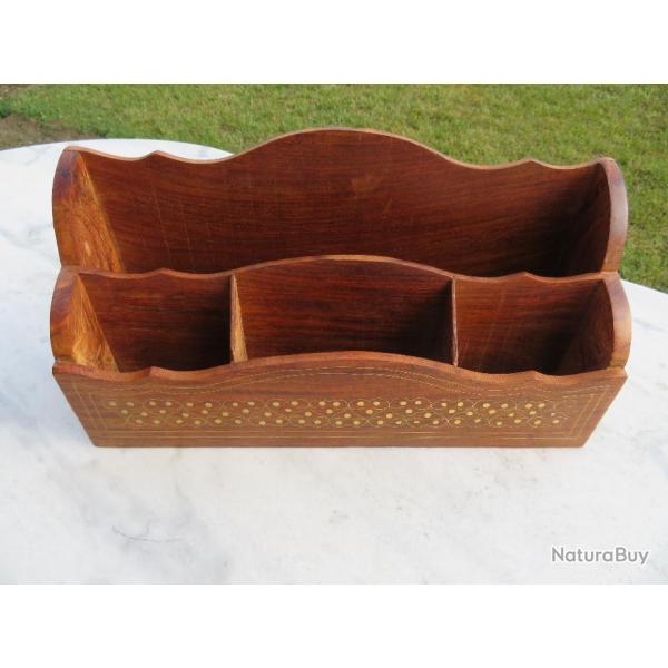 VINTAGE - Range-courrier en bois 4 logements, dcor en laiton stylise - MADE IN INDIA (XX)(N2)