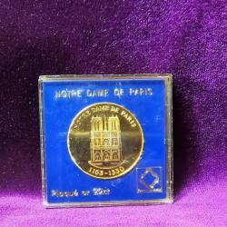 Médaille Notre Dame de Paris - Plaqué or 22ct