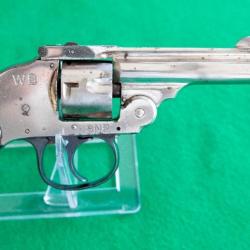 REVOLVER HARRINGTON & RICHARDSON    en 32 S&W  BEL ETAT  +CERTIFICAT   REF:722