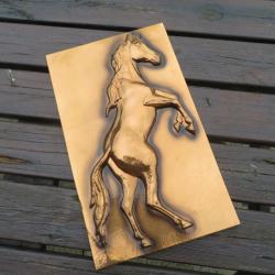 VINTAGE - Ancien tableau équestre en cuivre à décors cheval - Étalon cabré  (Vers 1960-70)