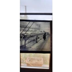 Vieille plaque de verre photo negatif ouvrière de l usine BLACHOT à VOIRON 1920. (2)