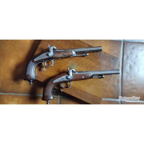 Magnifique paire de pistolets d'Officiers modle 1833 type 2 , en coffret.