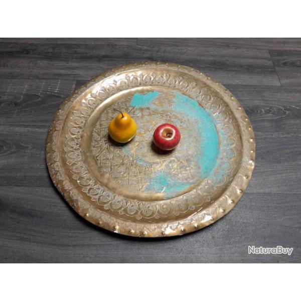 Grand plateau type mauresque en bronze diamtre 50 cm