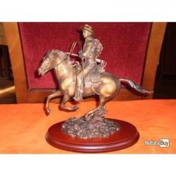 Bronze par "FRANKLIN MINT" John WAYNE on horseback ! Numéroté !!!