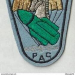 INSIGNE TISSU : P . A . C  / 1 ° ESC / 1 ° REGIMENT DE HUSSARD  PARACHUTISTE
