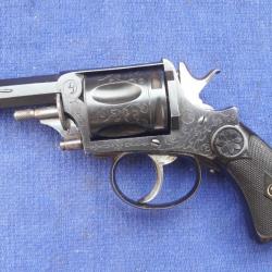 Superbe bulldog en calibre 8mm92
