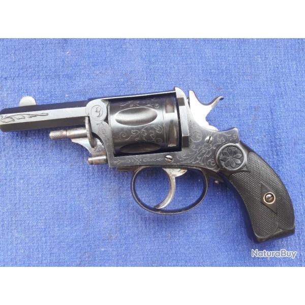 Superbe bulldog en calibre 8mm92