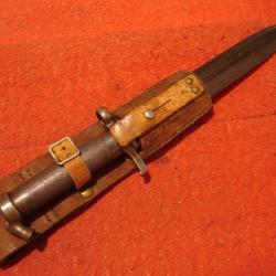 Baïonnette Suédoise 1896 Rare fourreau bout ovale + gousset cuir. pour fusil Mauser Suédois M96