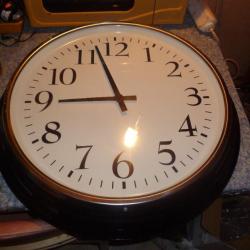 horloge style industriel ( 50 cms de diamètre )