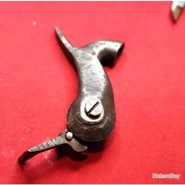 Platine...noix complte  et chien   Pr XIXe...