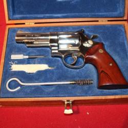 revolver smith et Wesson 44 magnum (DV)