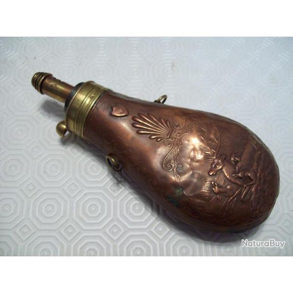 poire a poudre de chasse cuivre ancienne dcor cerf et chien collection