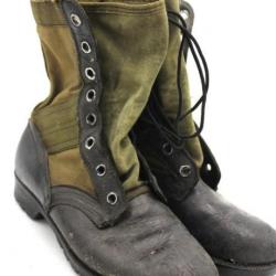 Jungle boots originales taille 6R BATA semelle vibram