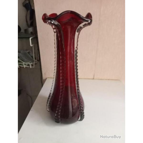 vase ancien rouge pourpre hauteur 26 cm