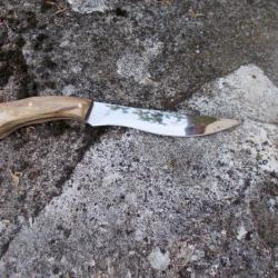 Couteau de table Le Garenne­® artisanal  acier xc75 lame 13.5cm manche en olivier