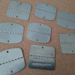 Lot de huit plaques d'identité françaises nominatives gravées, marine, infanterie, parachutiste