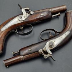 PAIRE DE PISTOLETS A PERCUSSION D'OFFICIER DAMAS RUBAN par MERLEY à SAINT ETIENNE 1835 - FRANCE XIXè