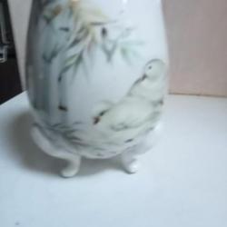 vase ancien en forme d'oeuf en  porcelaine de limoges hauteur 14,5 cm
