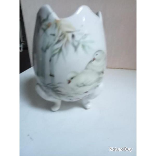 vase ancien en forme d'oeuf en  porcelaine de limoges hauteur 14,5 cm