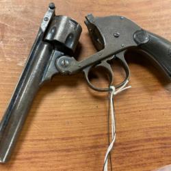 Revolver harrington hamerless 32 sw