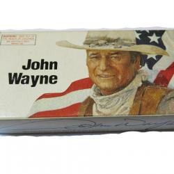 Boite pleine de cartouches 32-40 Win commemorative John Wayne