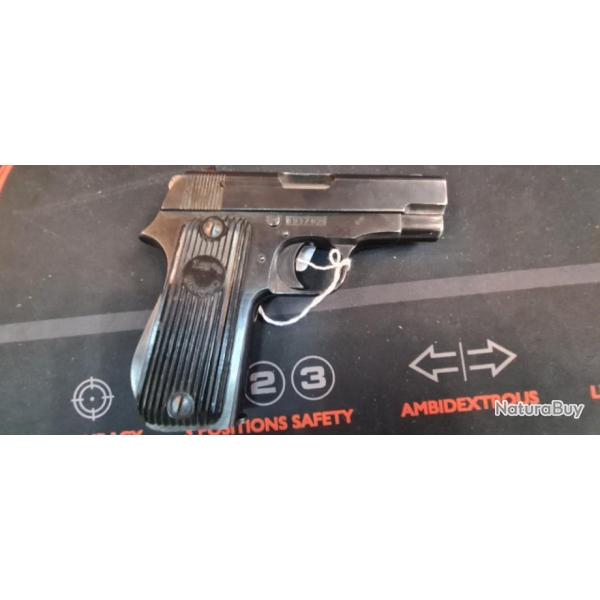 Pistolet UNIQUE MAB de calibre 7.65 court
