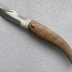 Couteau de poche shark léopard Manche en bois de teck .
