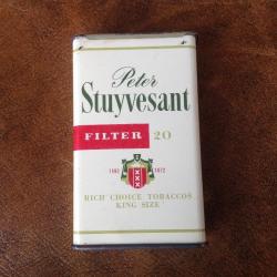 Boîte métalique pour cigarettes Peter Stuyvesant.