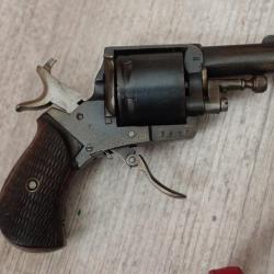 Revolver Bulldog calibre 320. Poinçon belge de Liège. Matricule1818