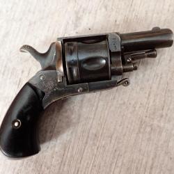 Magnifique revolver Bulldog calibre 320. Artisan belge de Liège