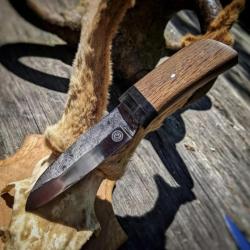 Couteau fixe forgé manche en chêne des marais