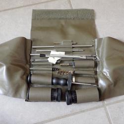 Trousse de nettoyage pour fusil STGW FASS 90, arme automatique suisse. Calibre 5,56 mm