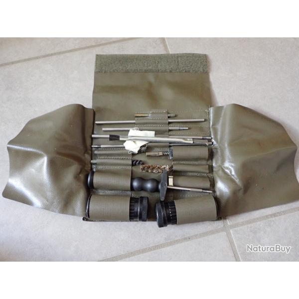 Trousse de nettoyage pour fusil STGW FASS 90, arme automatique suisse. Calibre 5,56 mm