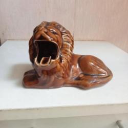 statuette en céramique cendrier Lion longueur 15 cm