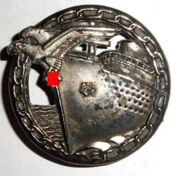 INSIGNE de la KRIEGSMARINE ALLEMANDE de la SECONDE GUERRE.  /7921