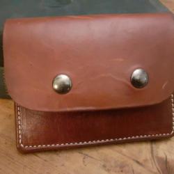 Superbe cartouchière de ceinture à rabat pour petits calibres - Murray leather Co.