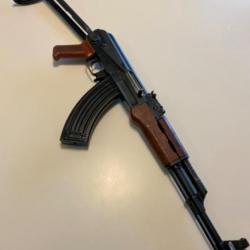 Fusil d'assaut AKS AK47 en 7.62x39