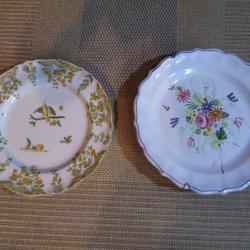 VINTAGE - Lot de deux ancienne assiettes décorative en céramique a décor floral - champêtre (XXé)