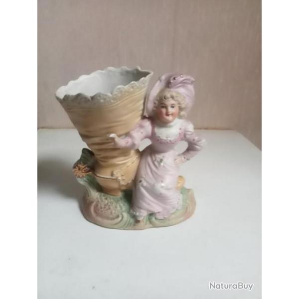 statuette biscuit vase du XIX me hauteur 12 cm