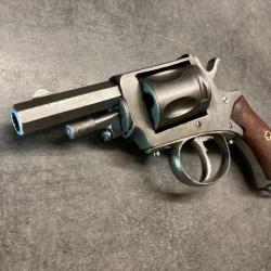 Revolver  cal 8.92mm