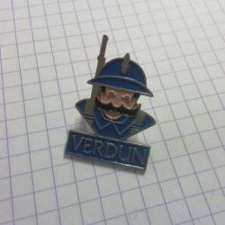 Pin's No broche Militaires Poilu Guerre Verdun Réf 5256