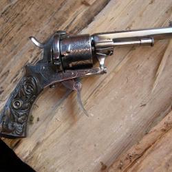 Revolver 7 mm de Luxe à Broche . Fabrication Liégoise.